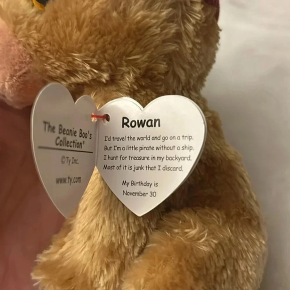 🦖 🏴☠️ Ty beanie baby Rowan the pirate dog. NWT. 🐶 - Picture 7 of 7